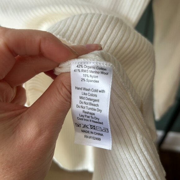 Amour Vert Maelle Sweater. Sz Small. NWT - Picture 3 of 4